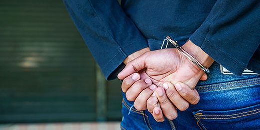 Weltweite Hilfe Verhaftung